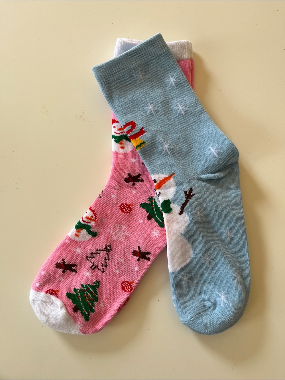 Womens Festive Holiday Crew Socks - 2 pairs
